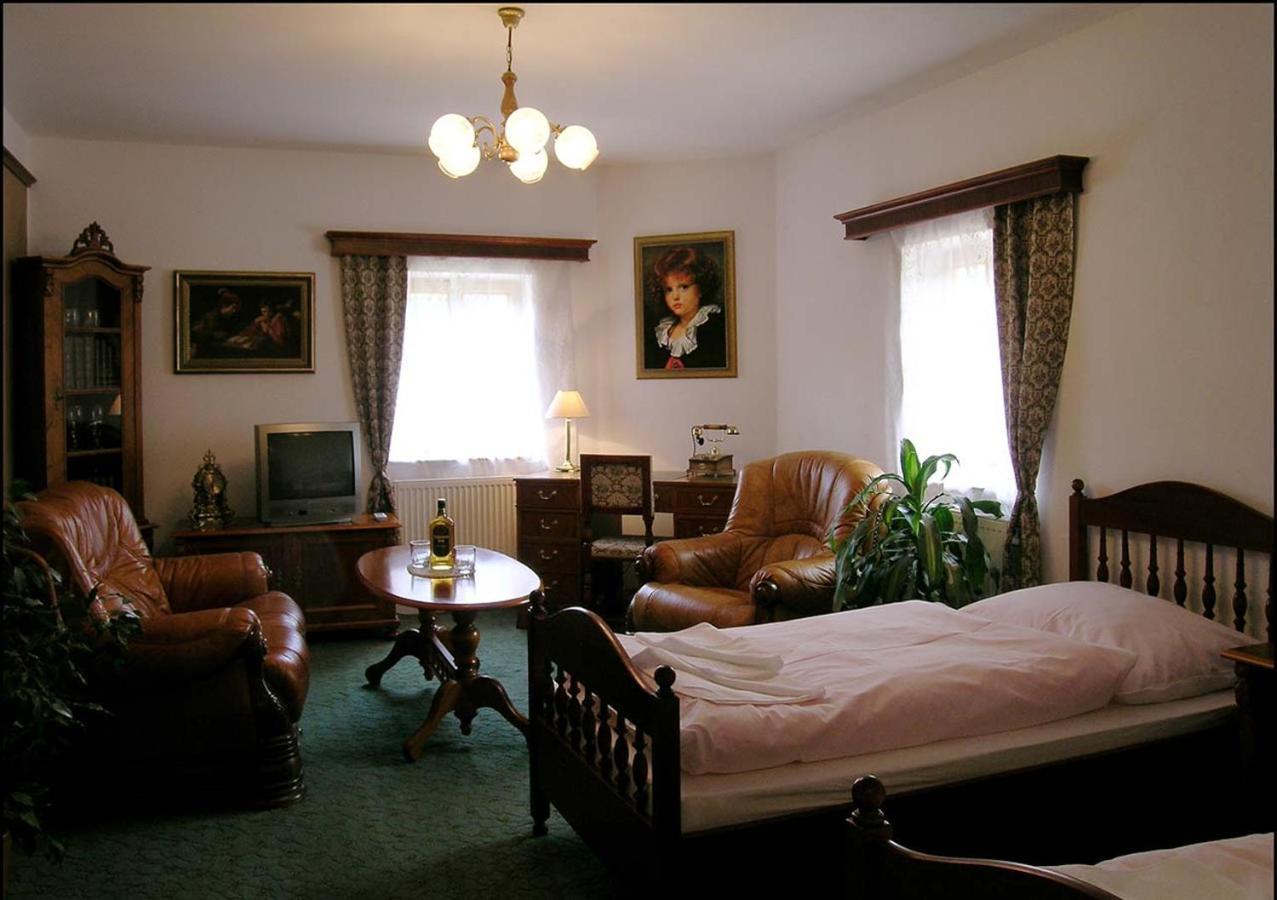 Hotel Klor Doudleby Esterno foto